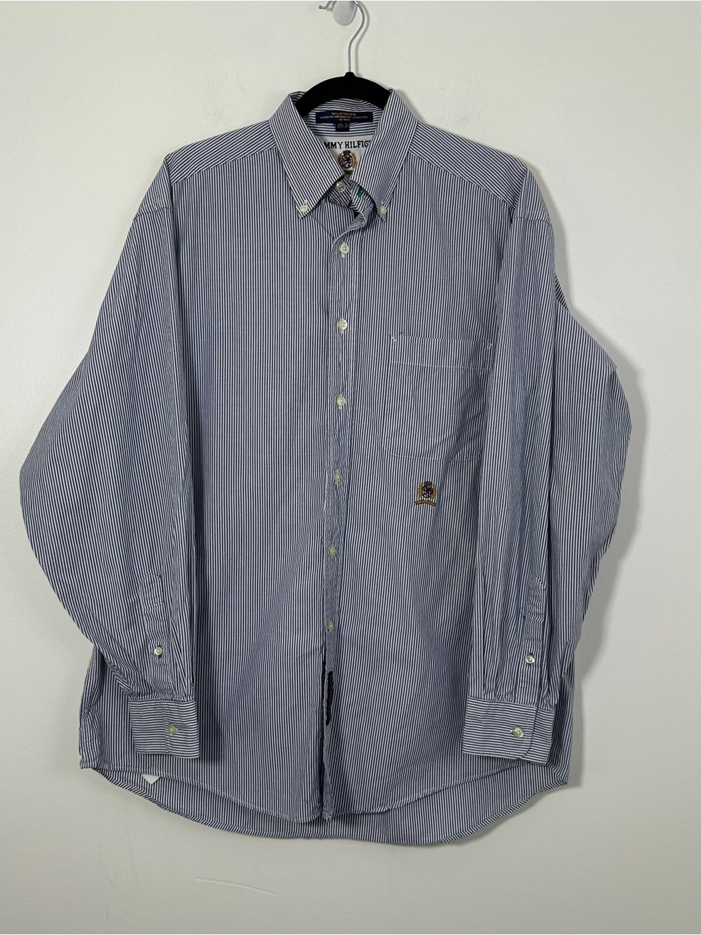 Tommy Hilfiger Men’s 15.5 34 Blue White Striped Crest Button Down 100% Cotton